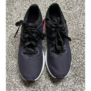 Nike shoes for women/ men